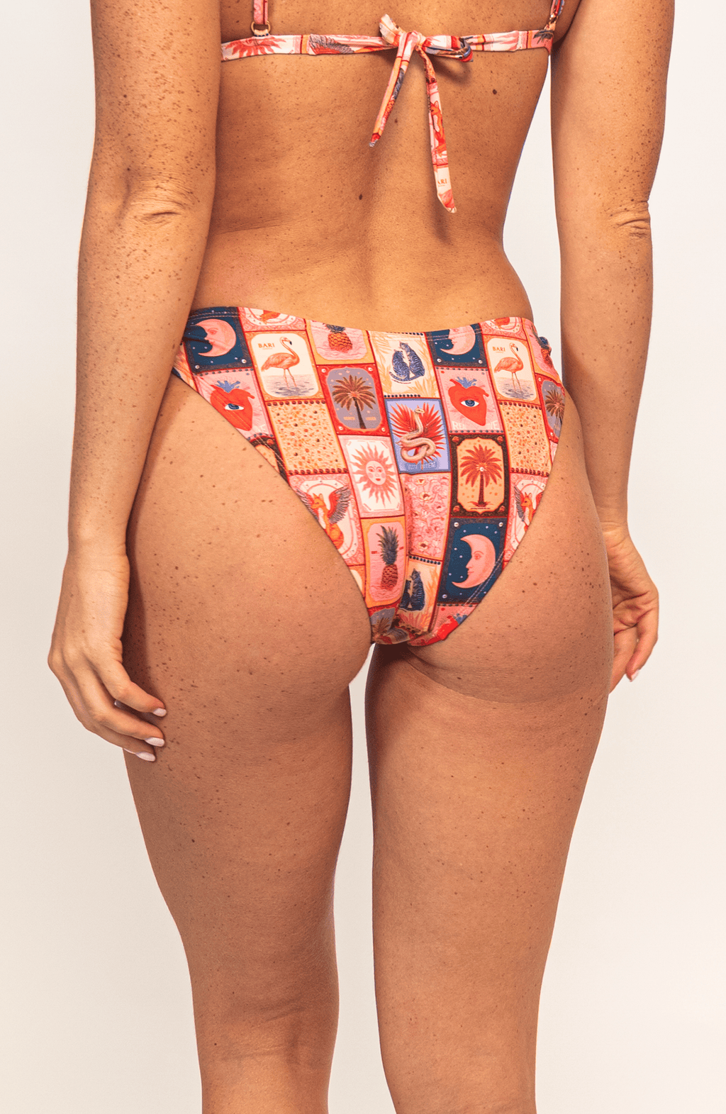 Panty de Bikini Tarot , Colección Alma Frutal - Bari, los mejores trajes de baño y Bikinis. Diseño y tecnología juntos.