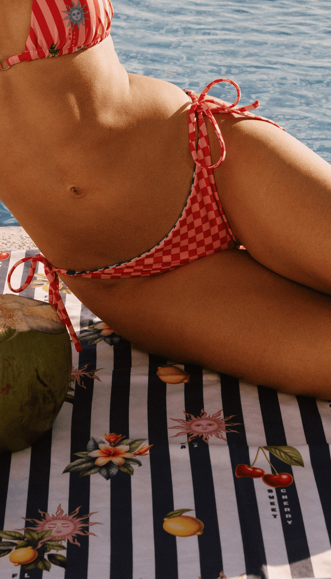 Panty Reversible de Bikini , Colección Alma Frutal - Bari, los mejores trajes de baño y Bikinis. Diseño y tecnología juntos.