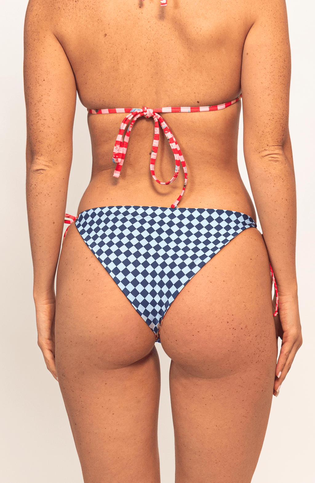Panty Reversible de Bikini , Colección Alma Frutal - Bari, los mejores trajes de baño y Bikinis. Diseño y tecnología juntos.