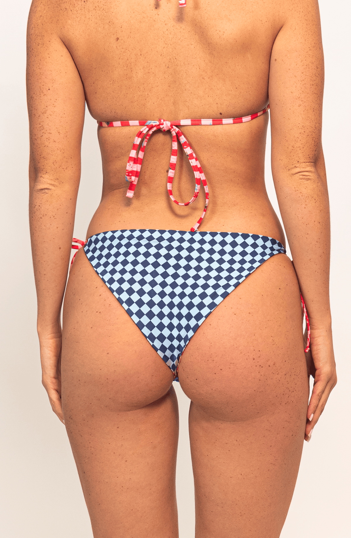 Panty Reversible de Bikini , Colección Alma Frutal - Bari, los mejores trajes de baño y Bikinis. Diseño y tecnología juntos.