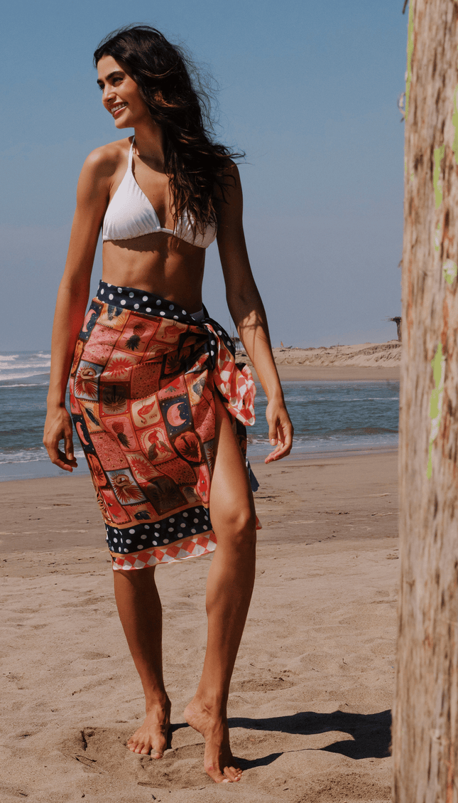 Pareo Tarot, Colección Alma Frutal - Bari, los mejores trajes de baño y Bikinis. Diseño y tecnología juntos.