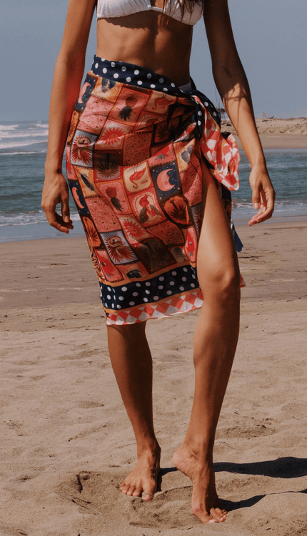Pareo Tarot, Colección Alma Frutal - Bari, los mejores trajes de baño y Bikinis. Diseño y tecnología juntos.