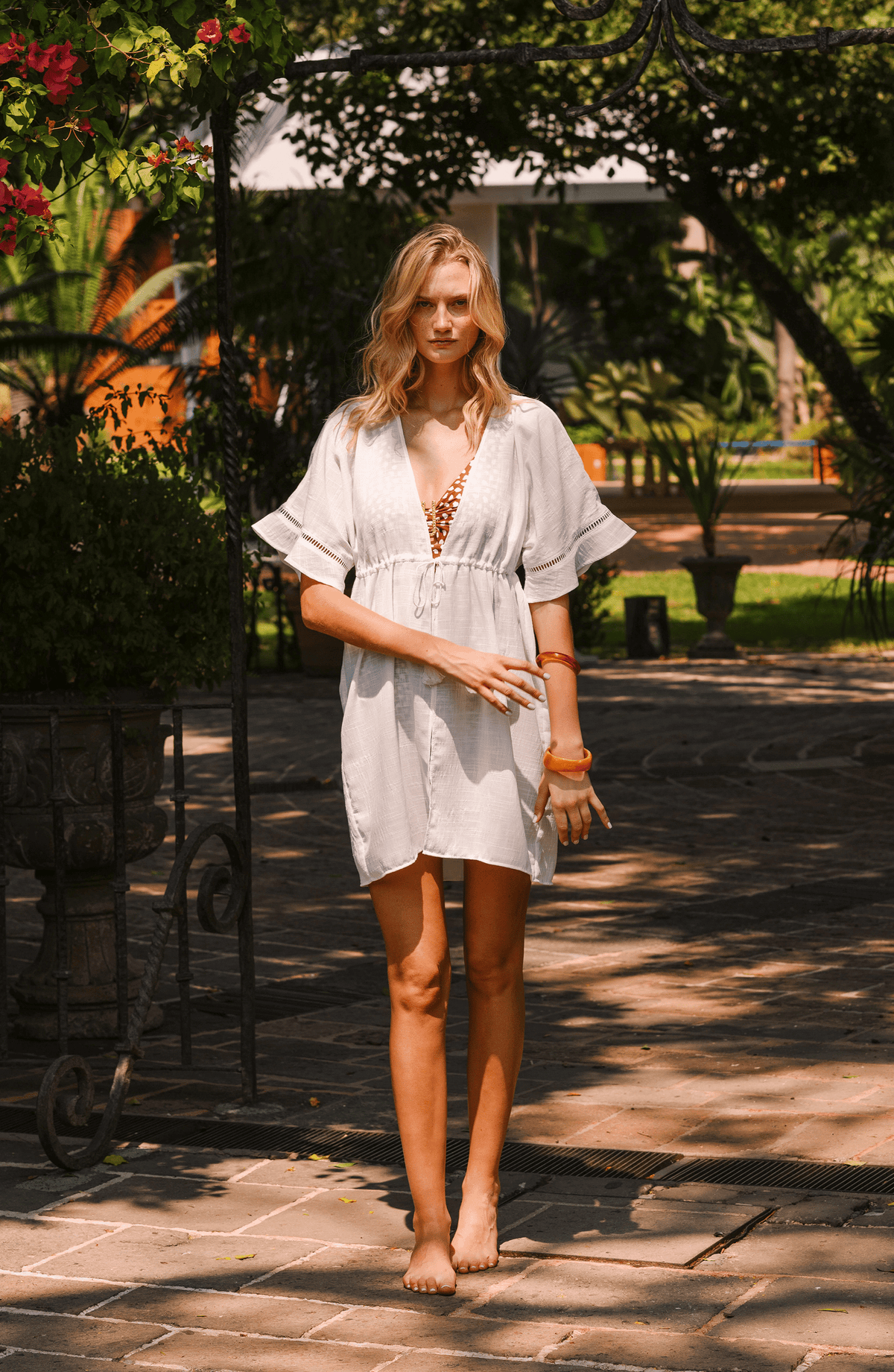 Salida Blanca, Colección ODISEA - Bari, los mejores trajes de baño y Bikinis. Diseño y tecnología juntos.