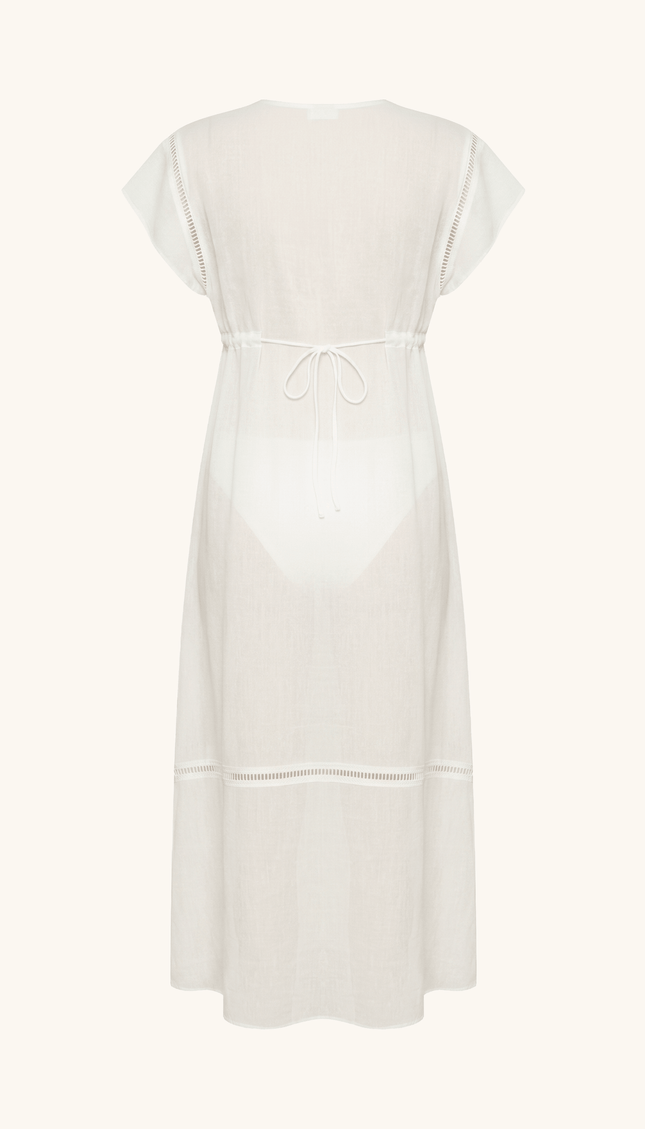 Salida Vestido Blanco, Colección ODISEA - Bari, los mejores trajes de baño y Bikinis. Diseño y tecnología juntos.