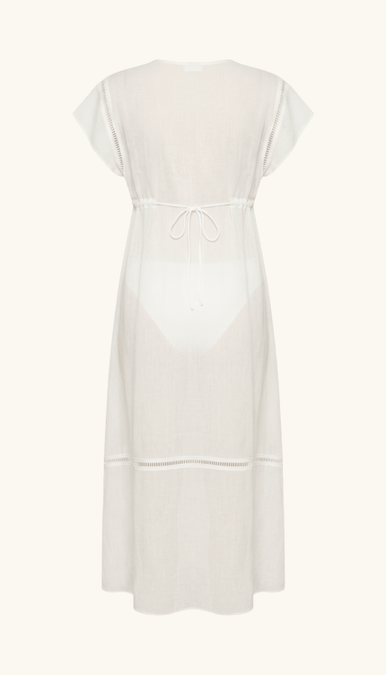 Salida Vestido Blanco, Colección ODISEA - Bari, los mejores trajes de baño y Bikinis. Diseño y tecnología juntos.