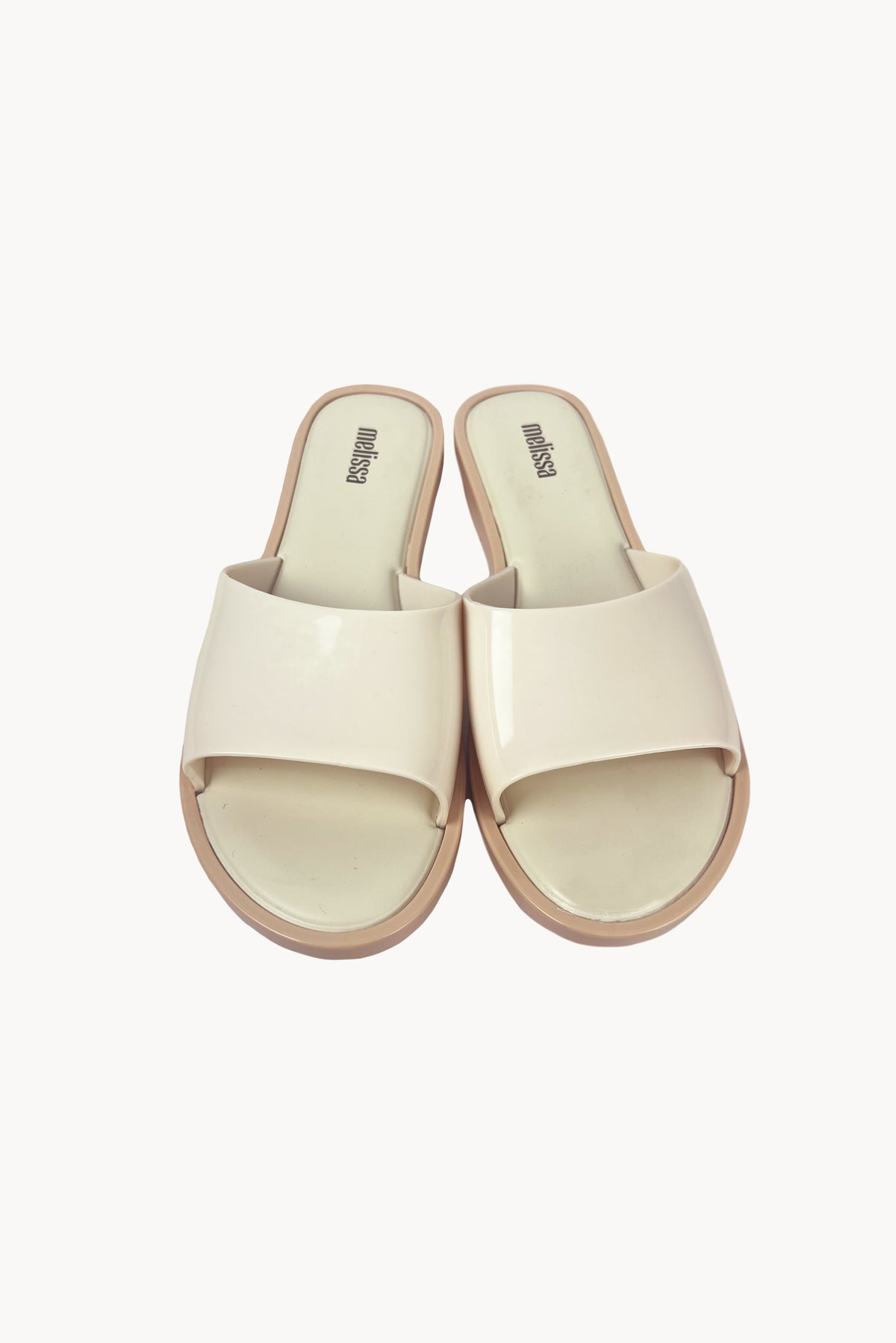 Sandalia Melissa Beige - Bari, los mejores trajes de baño y Bikinis. Diseño y tecnología juntos.