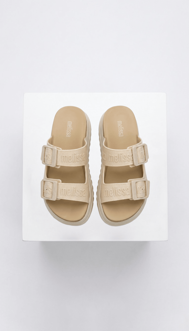 Sandalias Melissa Beige Multicolor con Correa - Bari, los mejores trajes de baño y Bikinis. Diseño y tecnología juntos.