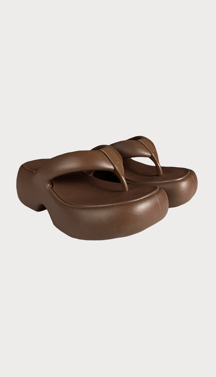 Sandalias Melissa Café con Pata de Gallo y Plataforma - Bari, los mejores trajes de baño y Bikinis. Diseño y tecnología juntos.