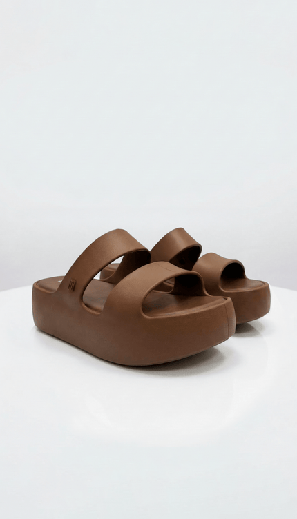 Sandalias Melissa Color Café con Plataforma - Bari, los mejores trajes de baño y Bikinis. Diseño y tecnología juntos.