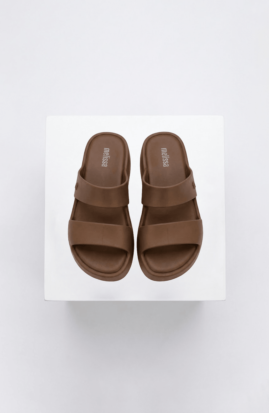 Sandalias Melissa Color Café con Plataforma - Bari, los mejores trajes de baño y Bikinis. Diseño y tecnología juntos.