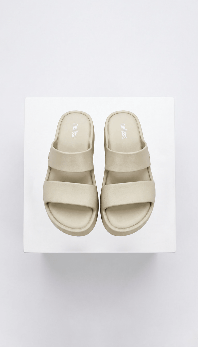 Sandalias Melissa Color Crema con Plataforma - Bari, los mejores trajes de baño y Bikinis. Diseño y tecnología juntos.