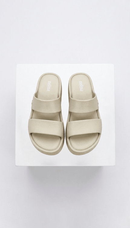 Sandalias Melissa Color Crema con Plataforma - Bari, los mejores trajes de baño y Bikinis. Diseño y tecnología juntos.