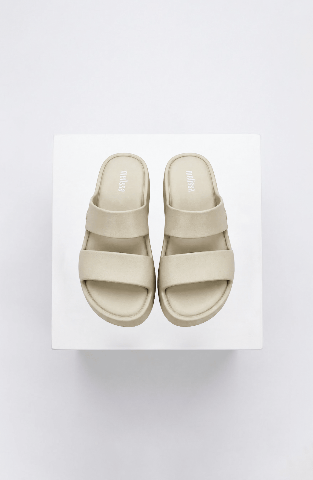 Sandalias Melissa Color Crema con Plataforma - Bari, los mejores trajes de baño y Bikinis. Diseño y tecnología juntos.