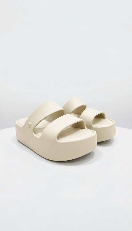 Sandalias Melissa Color Crema con Plataforma - Bari, los mejores trajes de baño y Bikinis. Diseño y tecnología juntos.