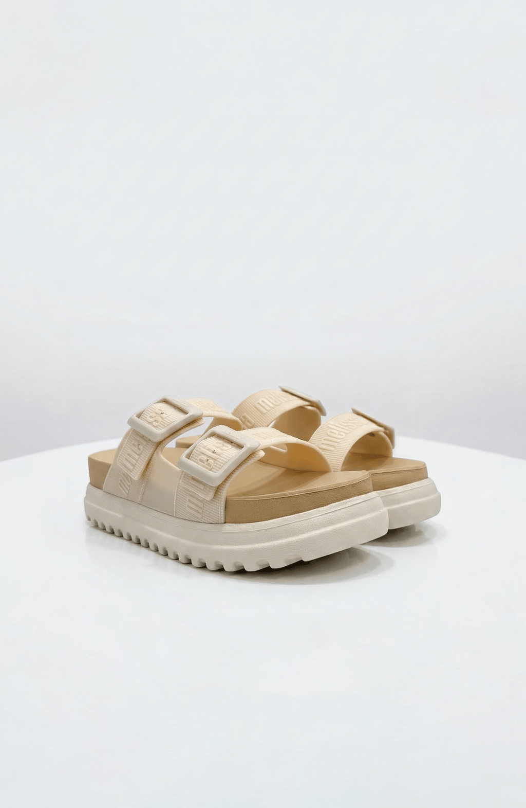Sandalias Melissa Crema Multicolor con Correas - Bari, los mejores trajes de baño y Bikinis. Diseño y tecnología juntos.