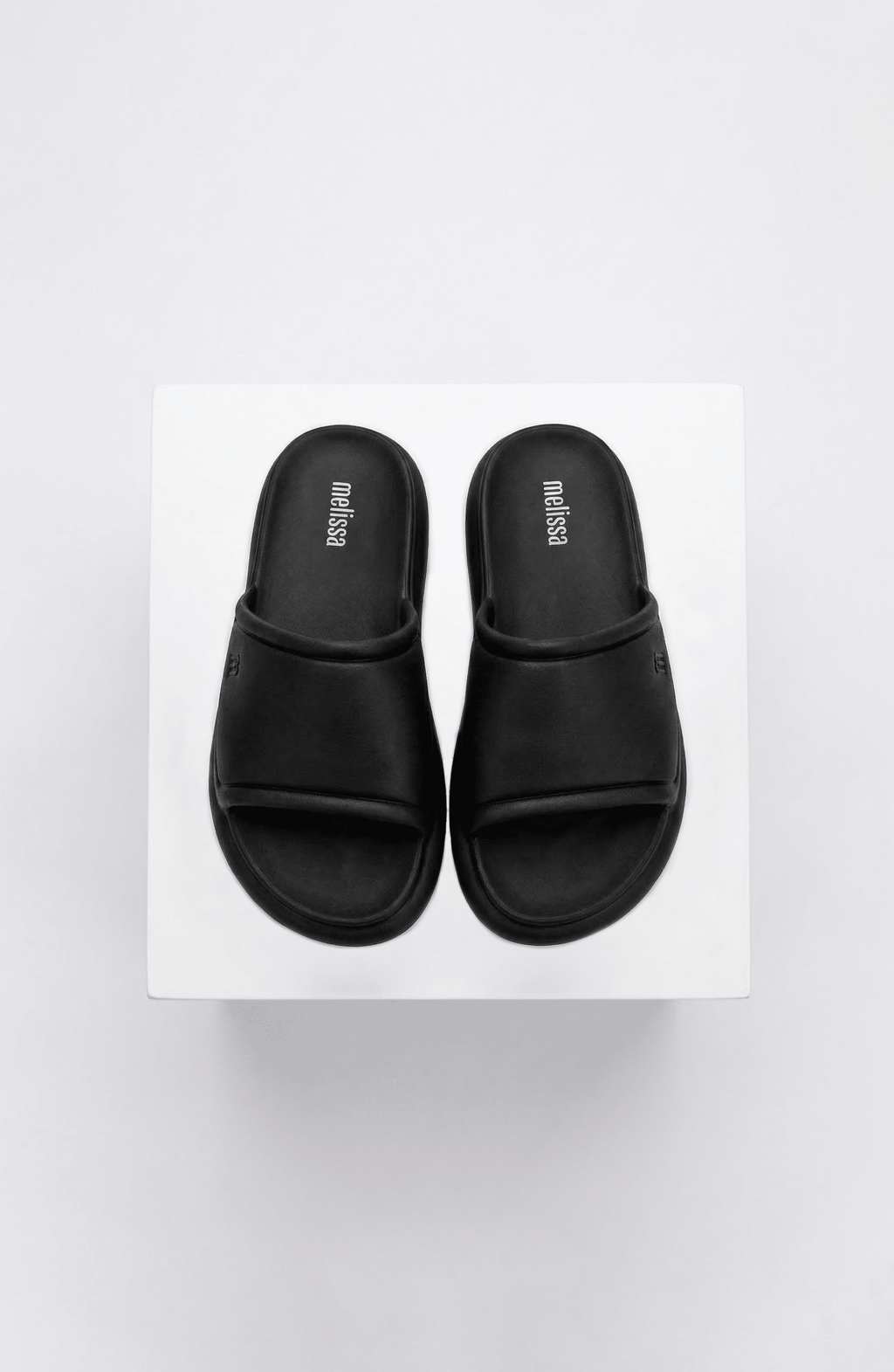 Sandalias Melissa Negras - Bari, los mejores trajes de baño y Bikinis. Diseño y tecnología juntos.