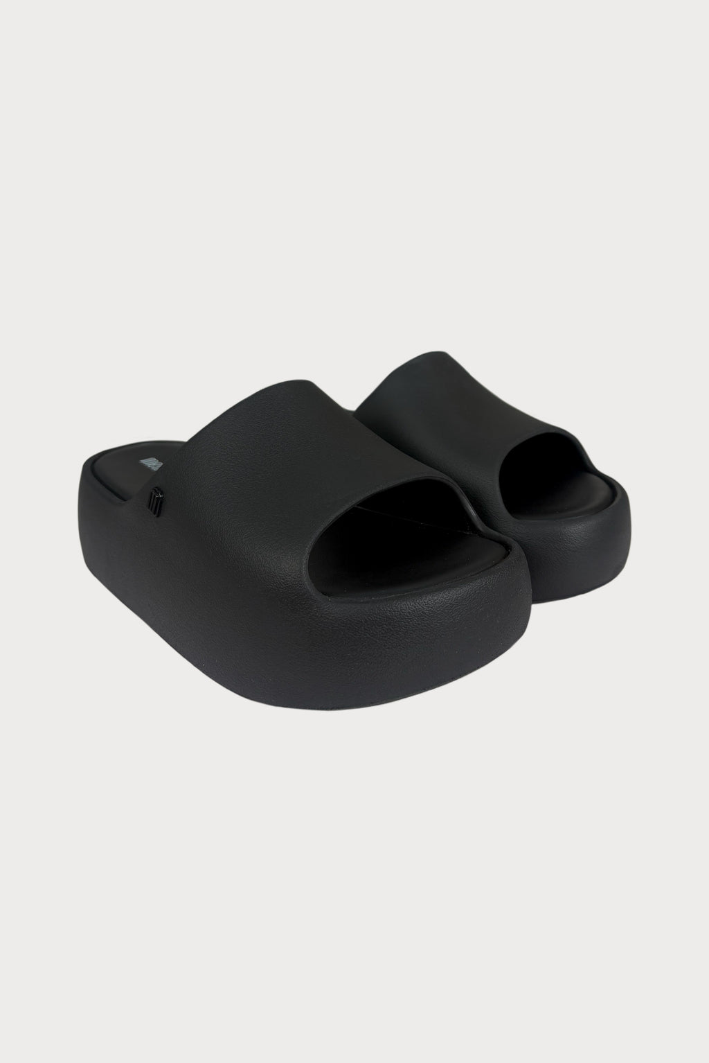 Sandalias Melissa Negro con Plataforma - Bari, los mejores trajes de baño y Bikinis. Diseño y tecnología juntos.