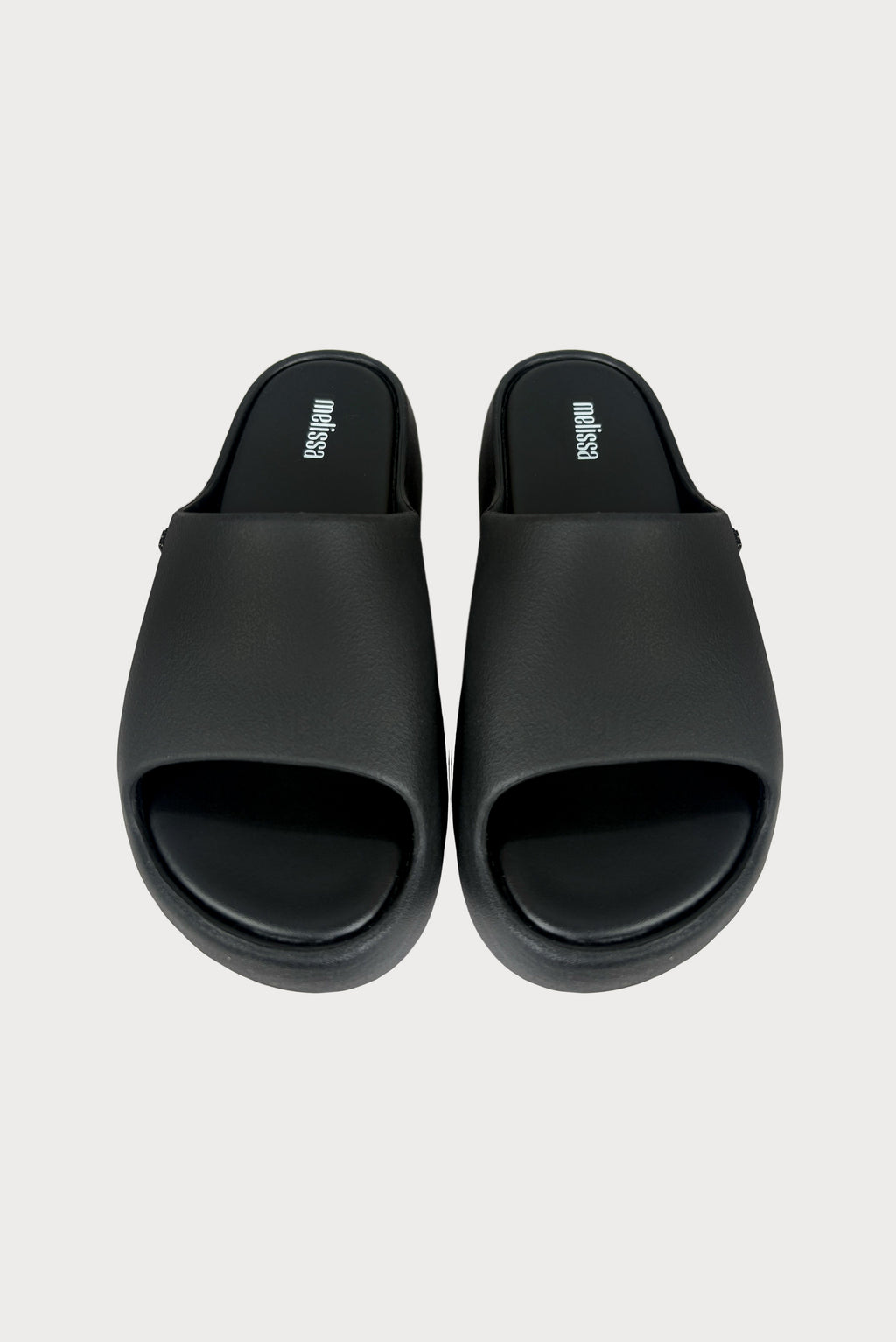 Sandalias Melissa Negro con Plataforma - Bari, los mejores trajes de baño y Bikinis. Diseño y tecnología juntos.
