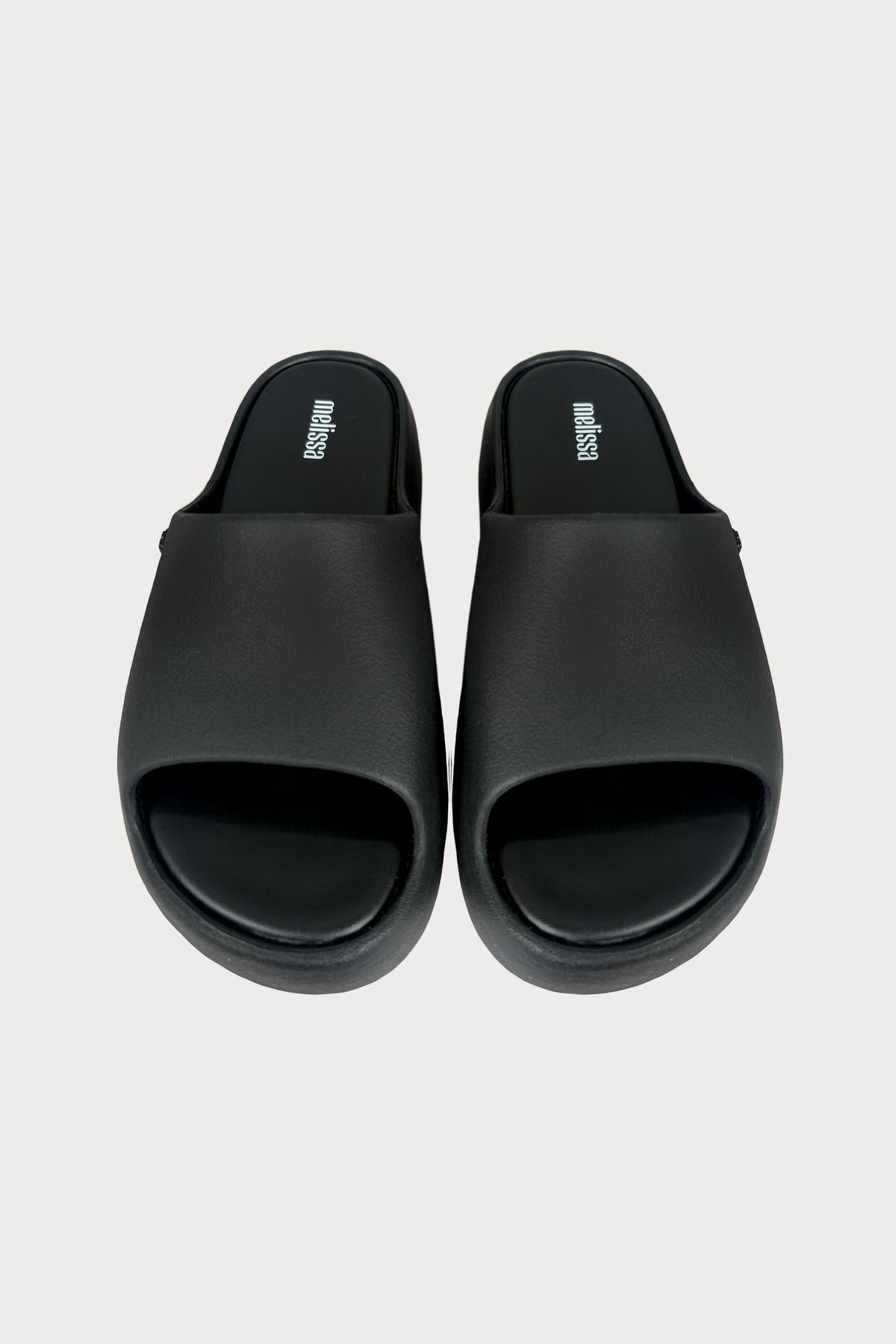 Sandalias Melissa Negro con Plataforma - Bari, los mejores trajes de baño y Bikinis. Diseño y tecnología juntos.