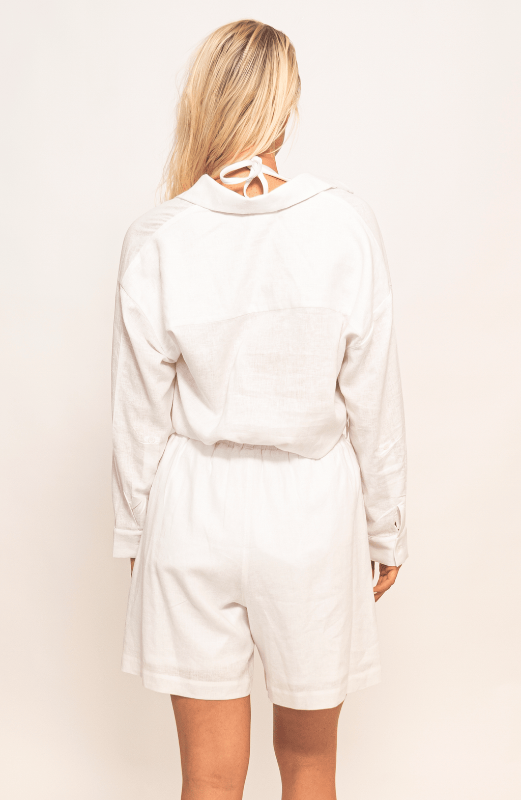 Short Blanco Lino, Colección ODISEA - Bari, los mejores trajes de baño y Bikinis. Diseño y tecnología juntos.