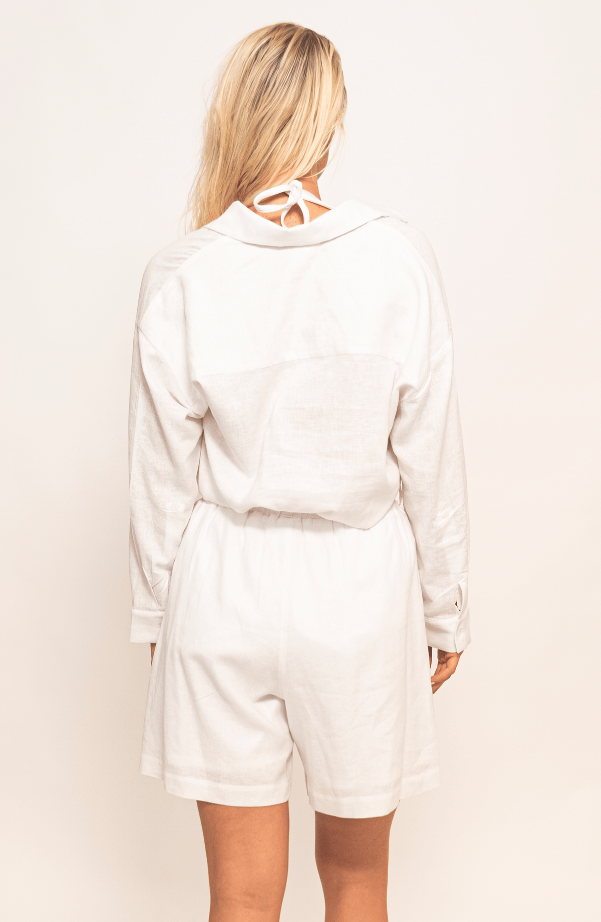 Short Blanco Lino, Colección ODISEA - Bari, los mejores trajes de baño y Bikinis. Diseño y tecnología juntos.