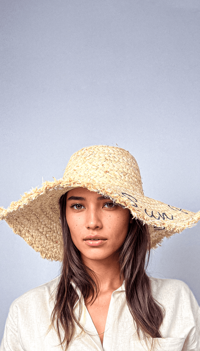 Sombrero Beige "Sun Please" - Bari, los mejores trajes de baño y Bikinis. Diseño y tecnología juntos.