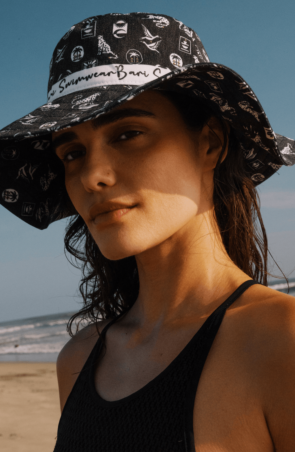 Sombrero Jaguar Notte, Colección LImoncello - Bari, los mejores trajes de baño y Bikinis. Diseño y tecnología juntos.