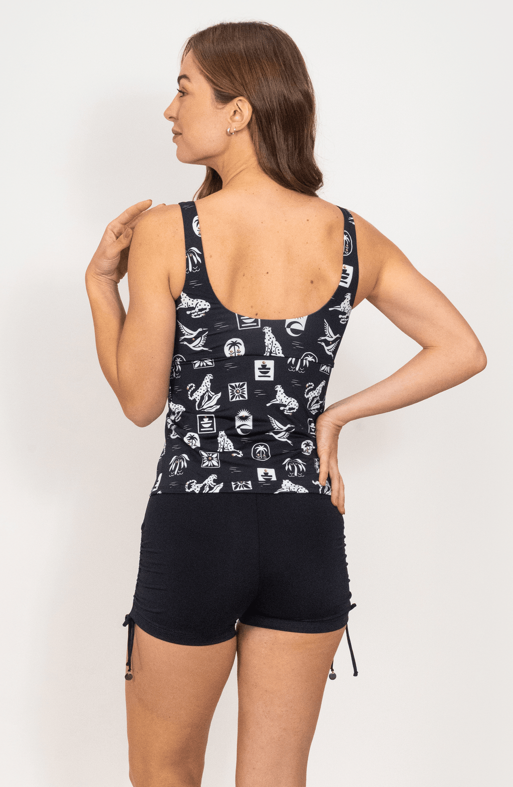 Tankini Short Jaguar Midnight, Colección Pacífico - Bari, los mejores trajes de baño y Bikinis. Diseño y tecnología juntos.