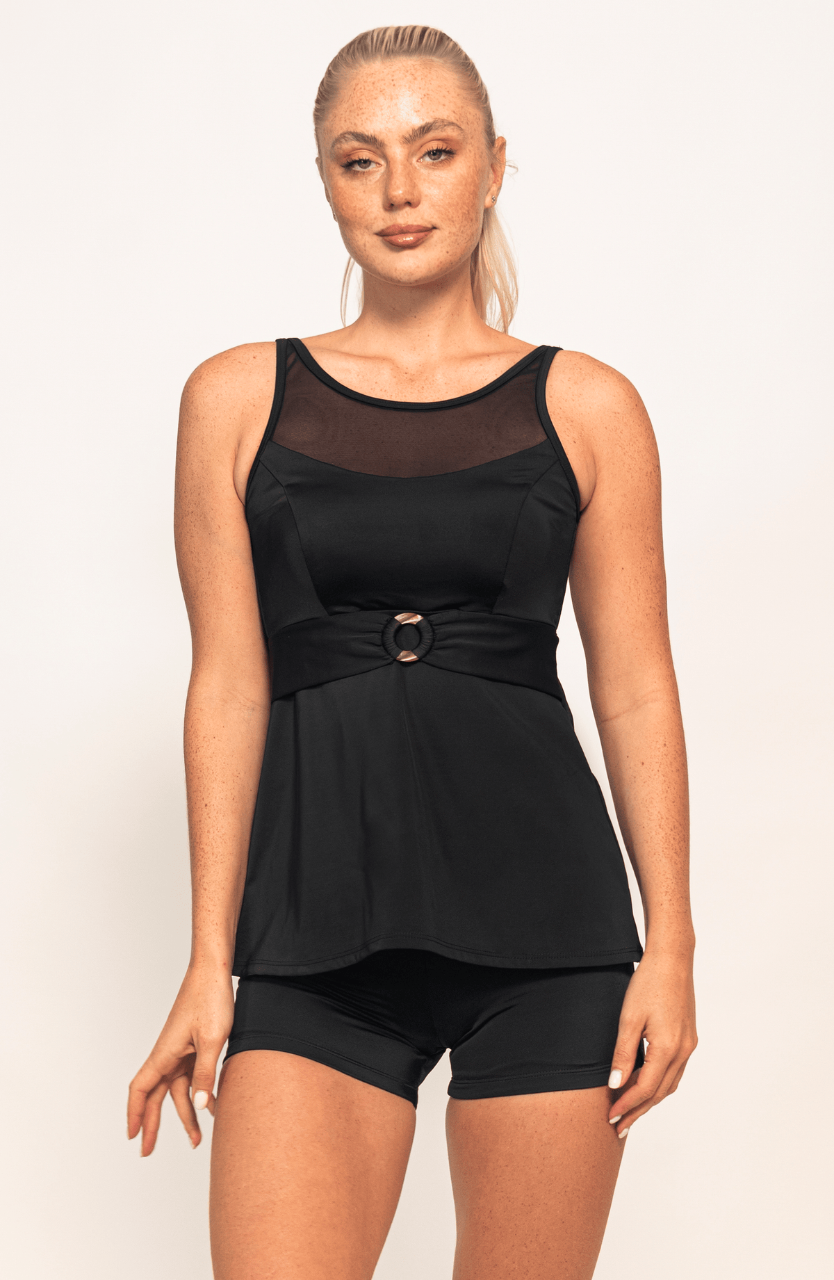Tankini Short Negro, Colección Alma Frutal - Bari, los mejores trajes de baño y Bikinis. Diseño y tecnología juntos.