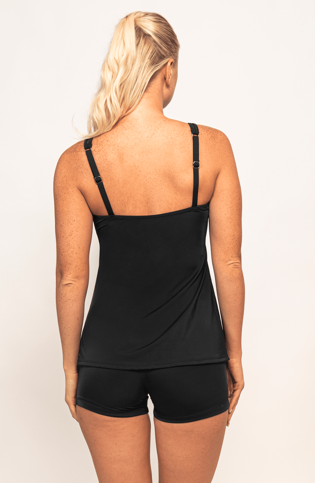 Tankini Short Negro, Colección Alma Frutal - Bari, los mejores trajes de baño y Bikinis. Diseño y tecnología juntos.