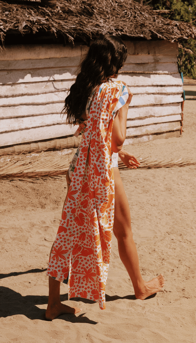 Toalla Reversible , Colección ALMA FRUTAL - Bari, los mejores trajes de baño y Bikinis. Diseño y tecnología juntos.