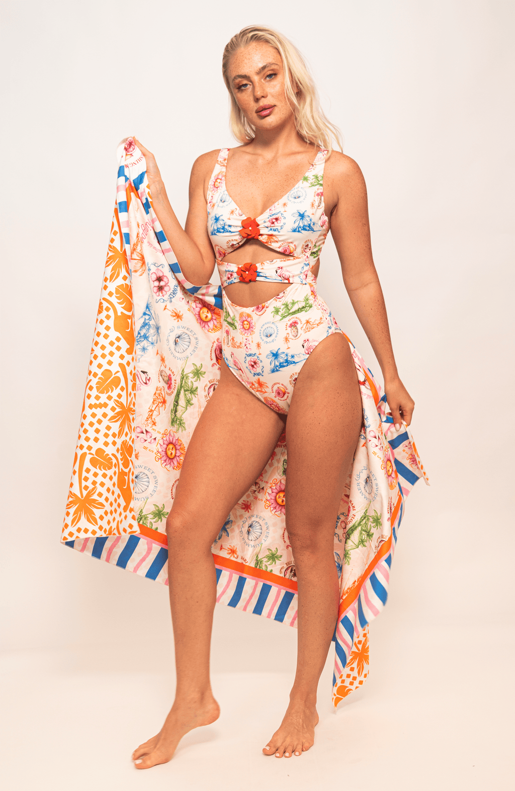 Toalla Reversible , Colección ALMA FRUTAL - Bari, los mejores trajes de baño y Bikinis. Diseño y tecnología juntos.