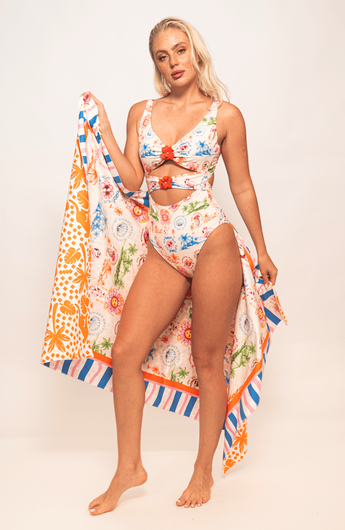 Toalla Reversible , Colección ALMA FRUTAL - Bari, los mejores trajes de baño y Bikinis. Diseño y tecnología juntos.
