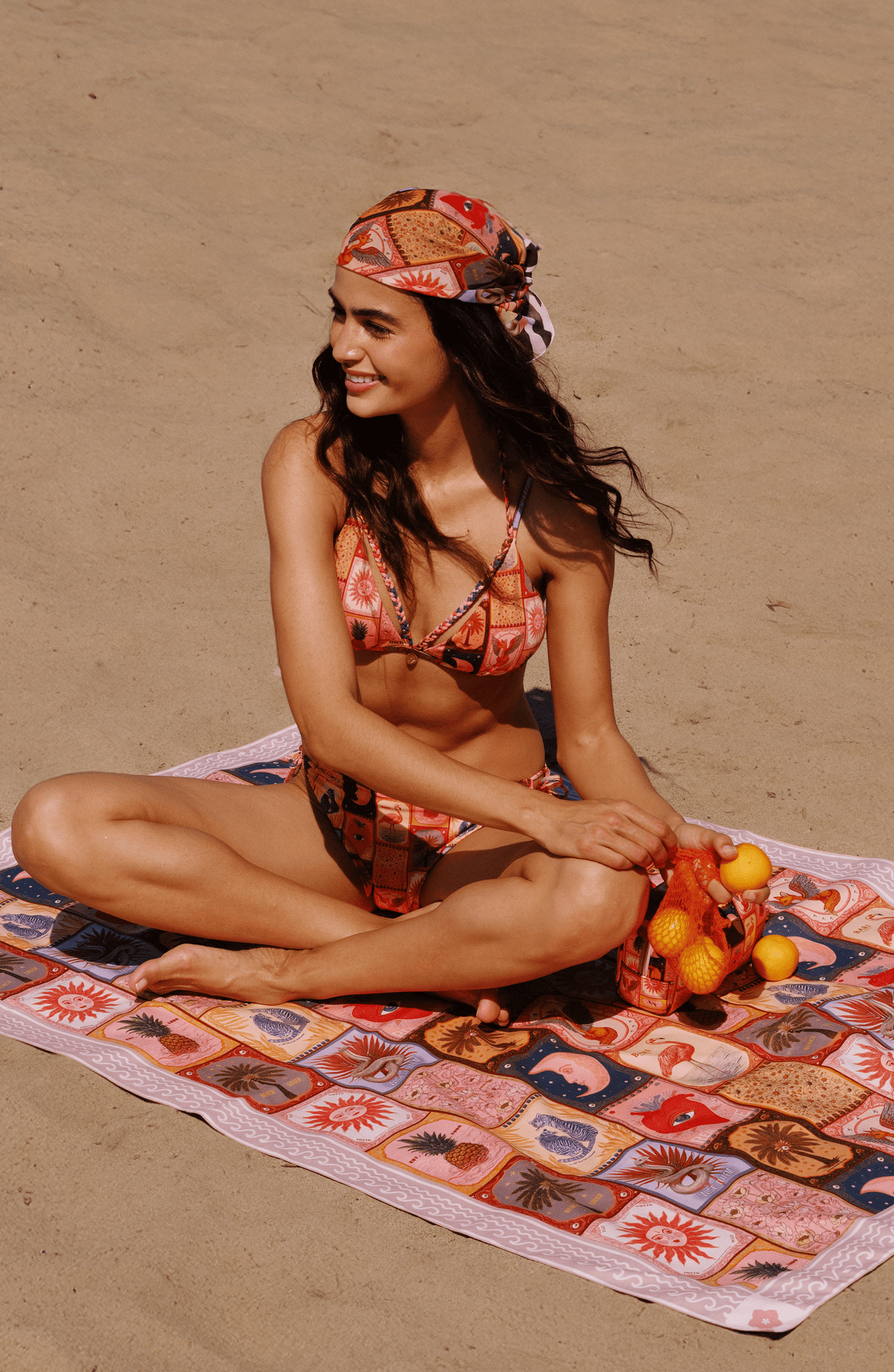 Toalla Reversible Tarot, Colección Alma Frutal - Bari, los mejores trajes de baño y Bikinis. Diseño y tecnología juntos.