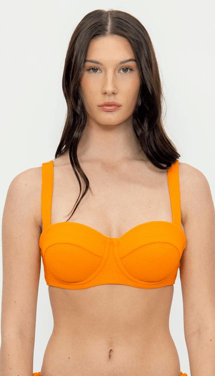 Top Bikini Naranja ESSENTIALS Bailando Entre Palmas - Bari, los mejores trajes de baño y Bikinis. Diseño y tecnología juntos.