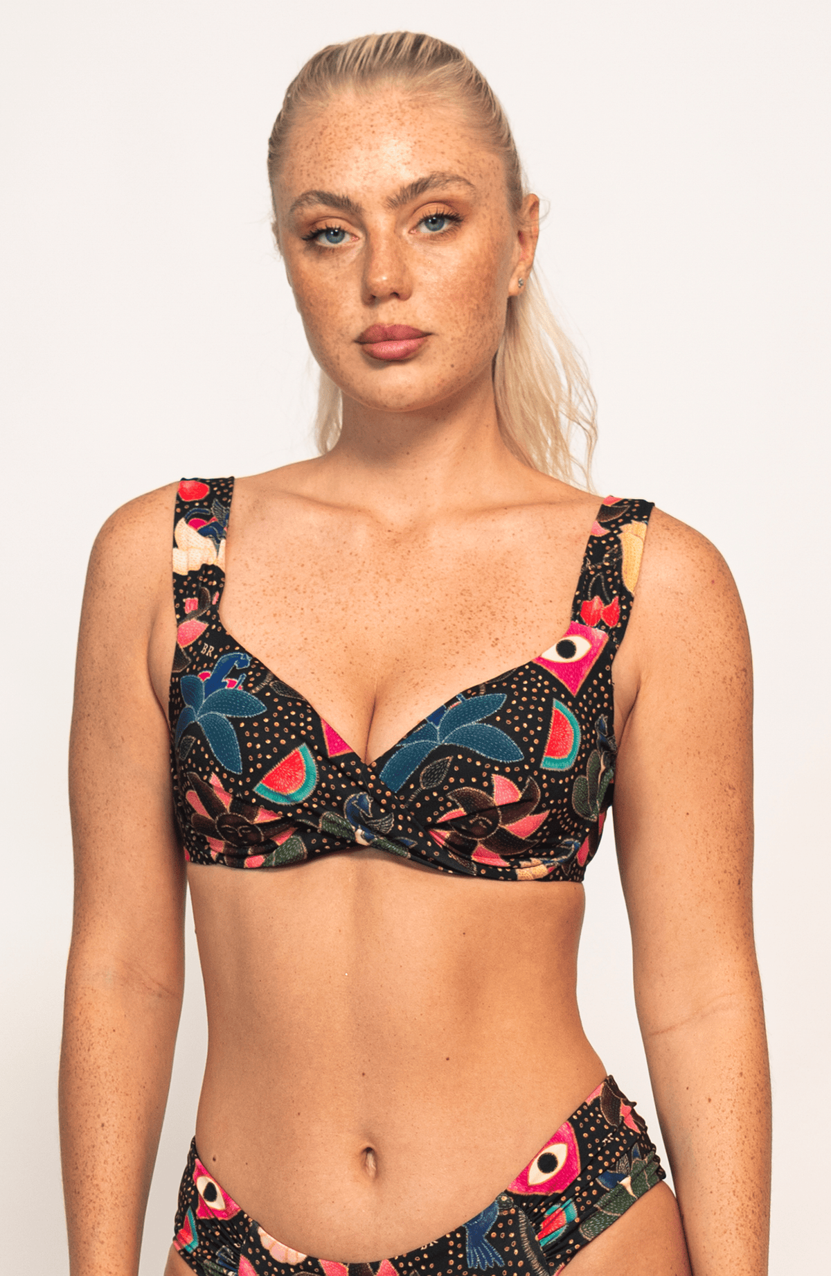Top de Bikini , Colección Alma Frutal - Bari, los mejores trajes de baño y Bikinis. Diseño y tecnología juntos.