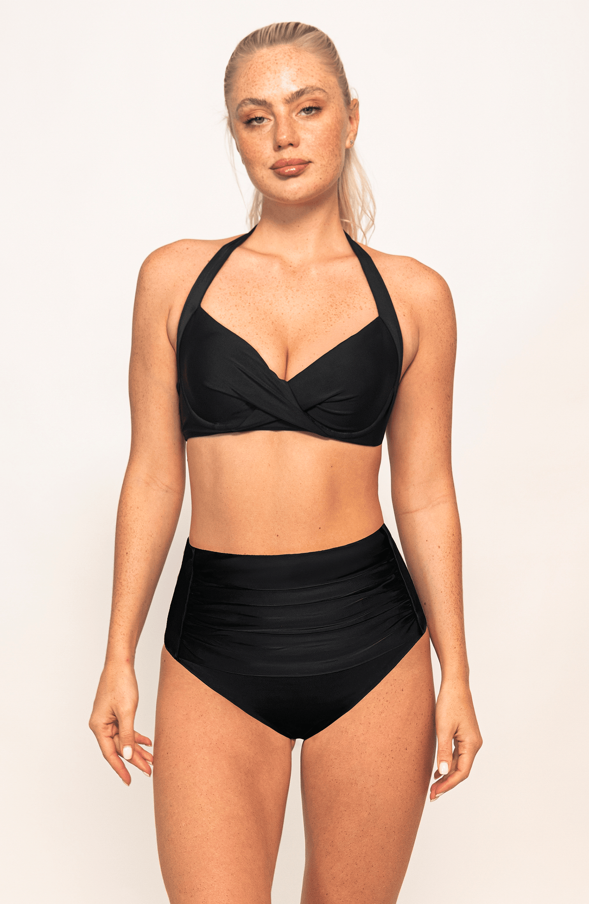 Top de Bikini Midnight, Colección Alma Frutal - Bari, los mejores trajes de baño y Bikinis. Diseño y tecnología juntos.