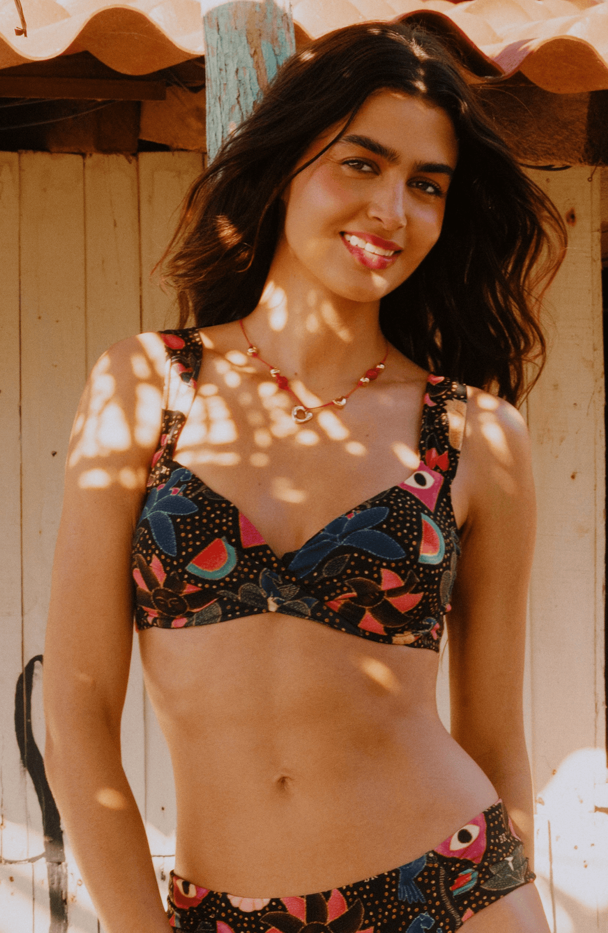 Top de Bikini Midnight Garden , Colección Alma Frutal - Bari, los mejores trajes de baño y Bikinis. Diseño y tecnología juntos.