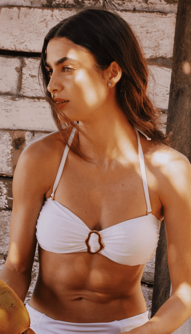 Top Strapless de Bikini Cloud Dancer, Colección ODISEA - Bari, los mejores trajes de baño y Bikinis. Diseño y tecnología juntos.