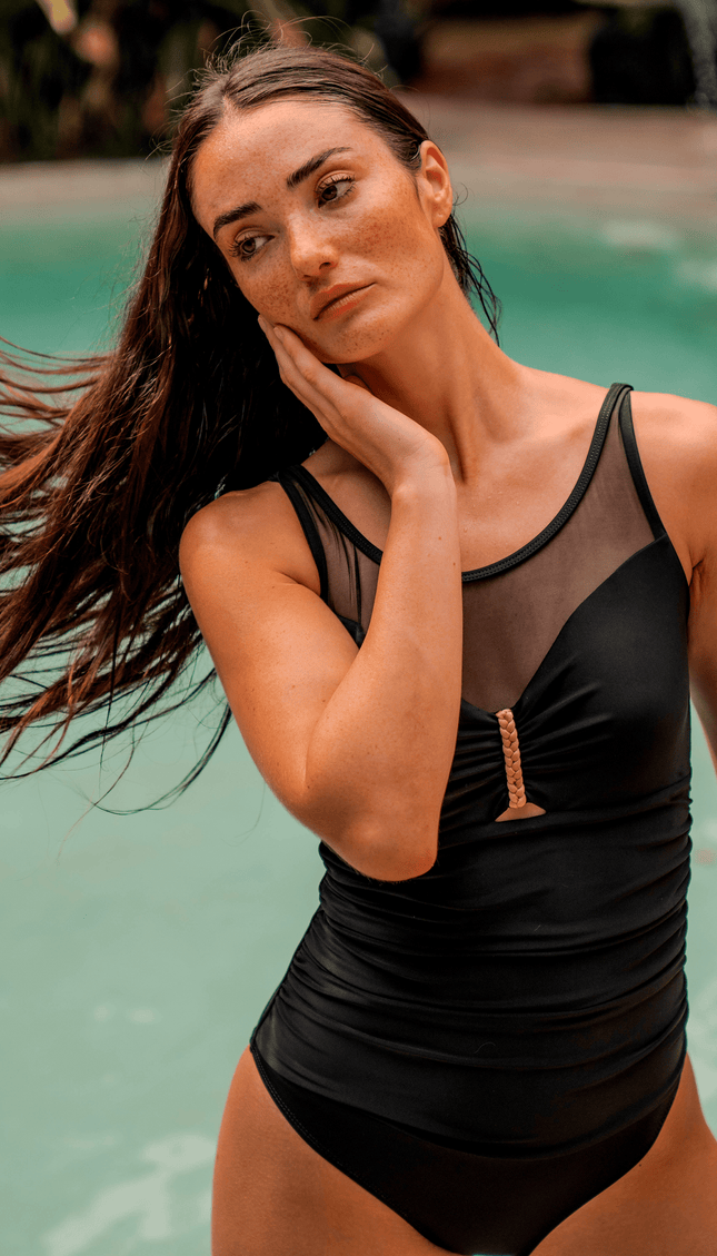 Traje Completo Negro, Colección Alquimia - Bari, los mejores trajes de baño y Bikinis. Diseño y tecnología juntos.