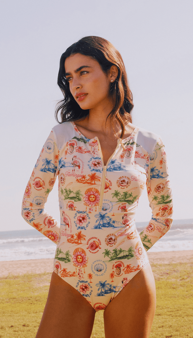 Traje de Baño Completo Manga Larga Tropical, Colección Alma Frutal - Bari, los mejores trajes de baño y Bikinis. Diseño y tecnología juntos.