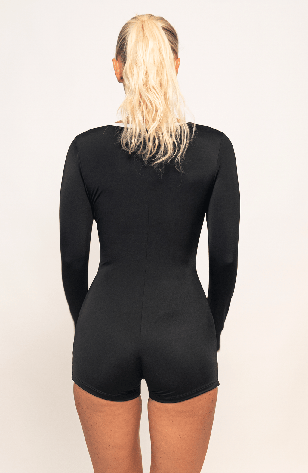 Traje de Baño Completo Midnight Control Abdominal Manga Larga, Colección Alma Frutal - Bari, los mejores trajes de baño y Bikinis. Diseño y tecnología juntos.