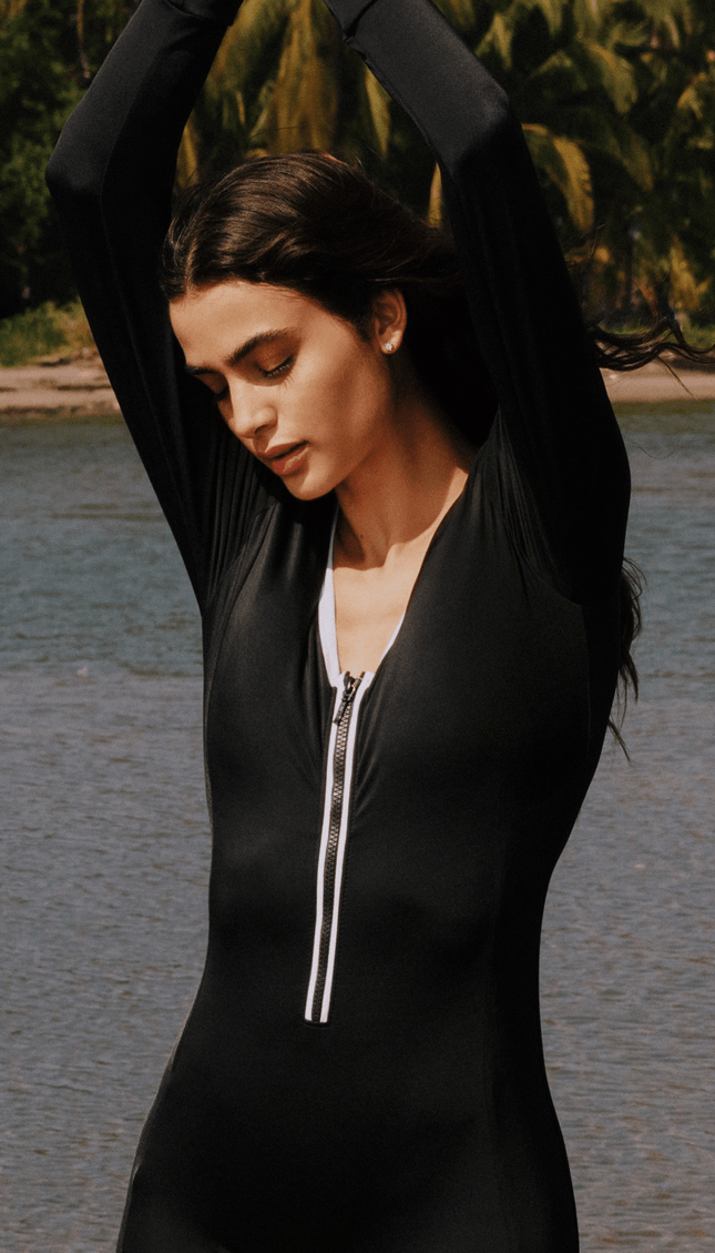 Traje de Baño Completo Midnight Control Abdominal Manga Larga, Colección Alma Frutal - Bari, los mejores trajes de baño y Bikinis. Diseño y tecnología juntos.