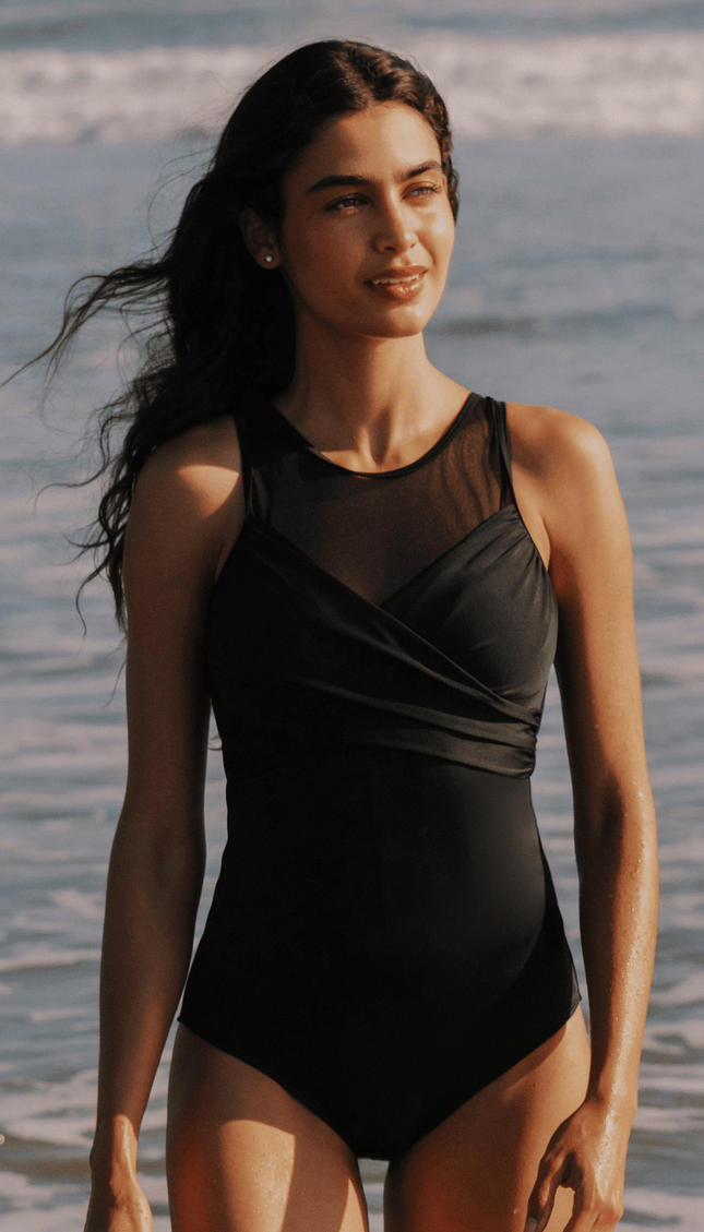 Traje de Baño Completo Midnight TD10198 Control Abdominal, Colección Alma Frutal - Bari, los mejores trajes de baño y Bikinis. Diseño y tecnología juntos.