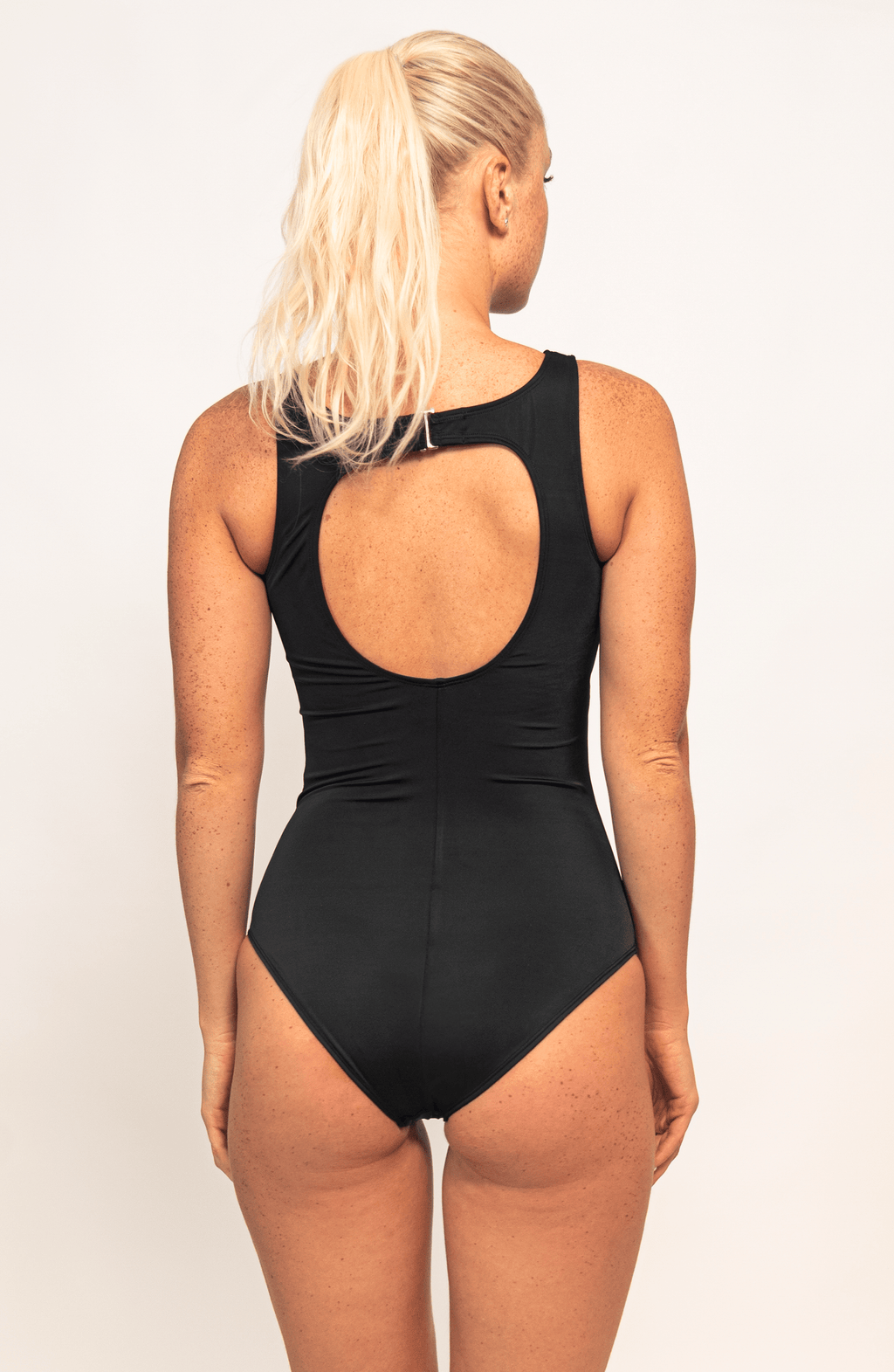 Traje de Baño Completo Midnight TD10198 Control Abdominal, Colección Alma Frutal - Bari, los mejores trajes de baño y Bikinis. Diseño y tecnología juntos.