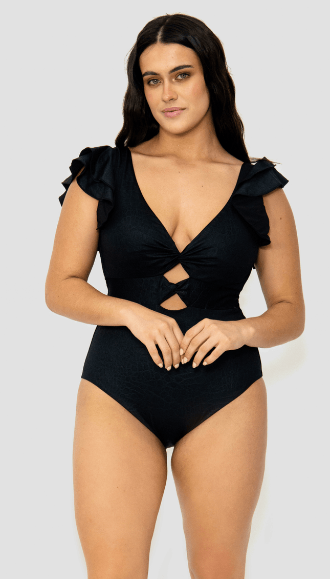 Traje de Baño Completo Negro Textura y Olanes Alma Viajera - Bari, los mejores trajes de baño y Bikinis. Diseño y tecnología juntos.
