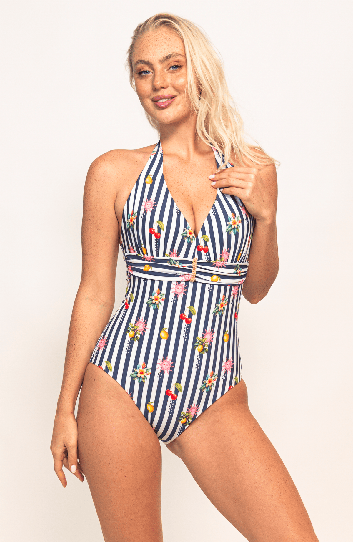 Traje de Baño Completo Rayas Control Abdominal Halter, Colección Alma Frutal - Bari, los mejores trajes de baño y Bikinis. Diseño y tecnología juntos.