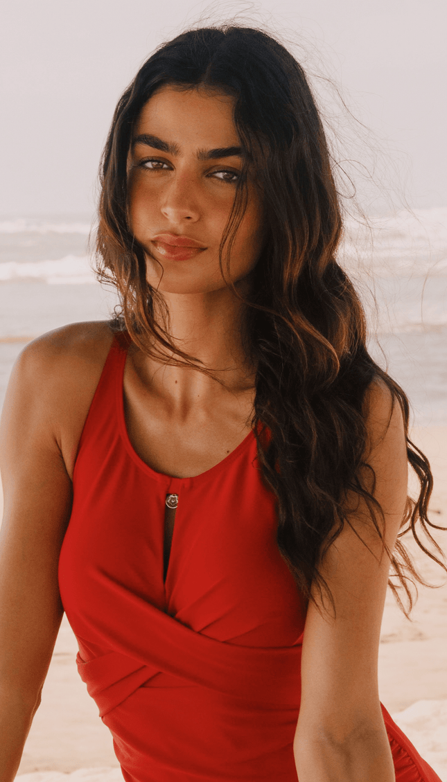 Traje de Baño Completo Rojo Control Abdominal , Colección ODISEA - Bari, los mejores trajes de baño y Bikinis. Diseño y tecnología juntos.