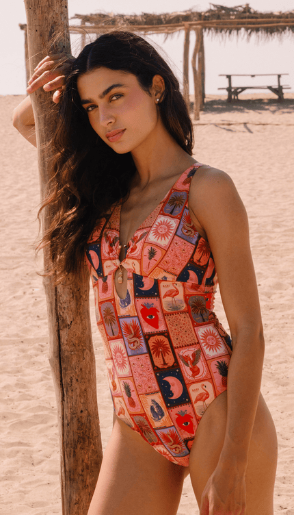 Traje de Baño Completo Tarot, Colección Alma Frutal - Bari, los mejores trajes de baño y Bikinis. Diseño y tecnología juntos.