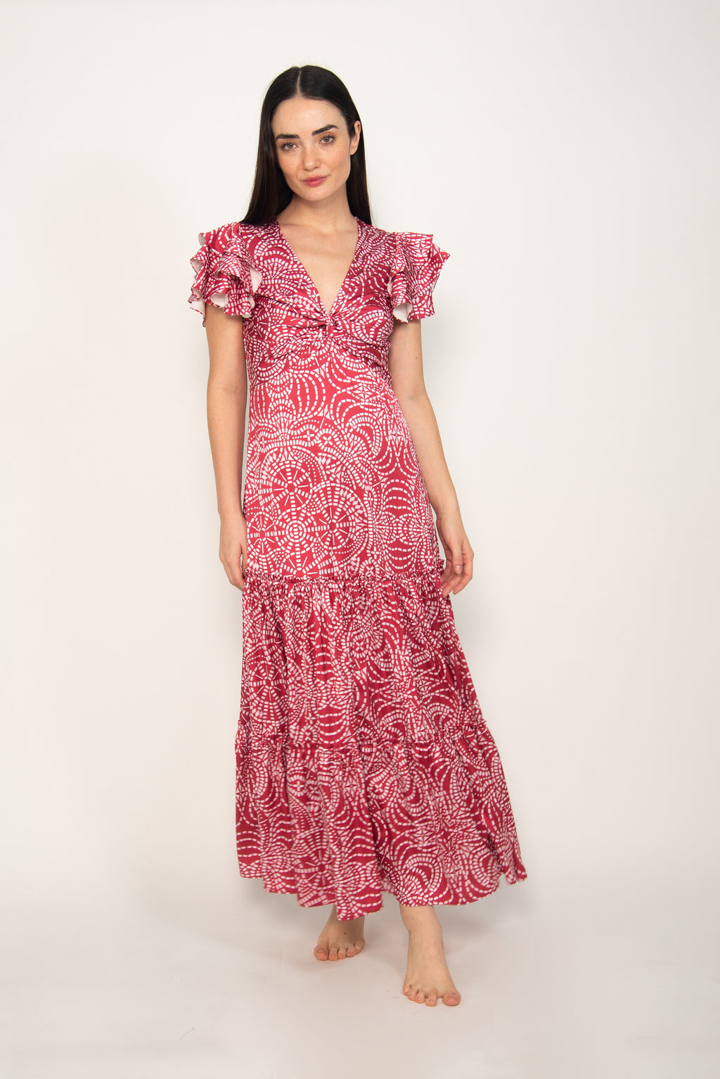 Vestido Largo Elegante Estampado Vino con Blanco y Olanes, Colección Selva - Bari, los mejores trajes de baño y Bikinis. Diseño y tecnología juntos.